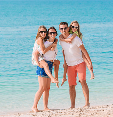 Familienleben am Strand in Dubai Familienleben am Strand in Dubai